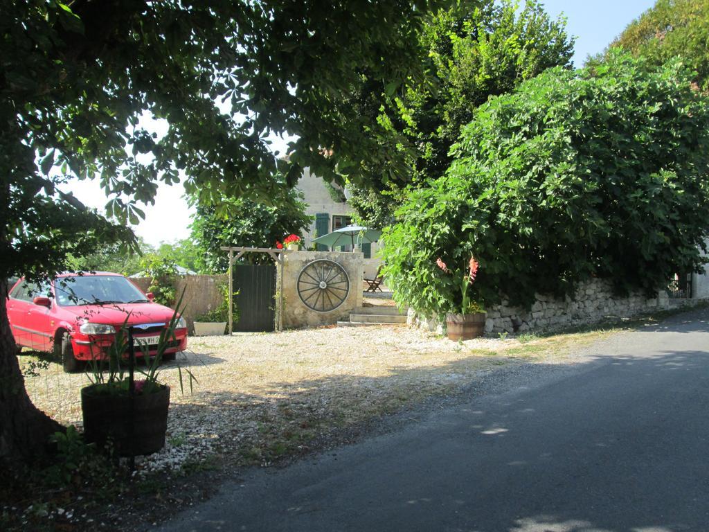 Le Petit Lavoir Saint-Paul-Lizonne Экстерьер фото